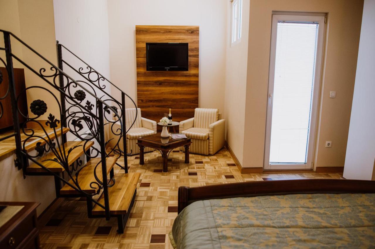 Bela Kuka Hotel บิโตลา ภายนอก รูปภาพ